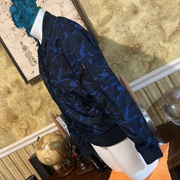 Slate & Stone Blue Camo Bomber. Medium - Picture 4 of 10